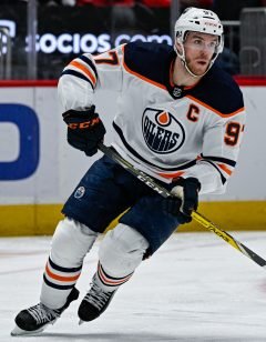 Washington Capitals fall to Connor McDavid and the Edmonton Oilers at Capital One Arena in Washington D.C., Feb. 2, 2022. (Photo by Brian Murphy, All-Pro Reels)